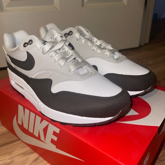 BRAND NEW Nike Air Max 1 - Picture 6 of 7